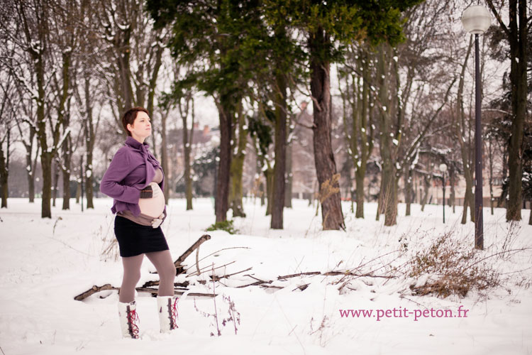 Séance photo grossesse dans la neige Paris