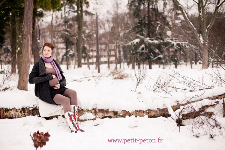 Séance photo grossesse dans la neige Paris