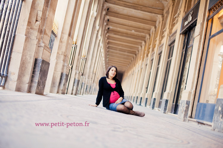 Photographe femme enceinte en extérieur - Paris
