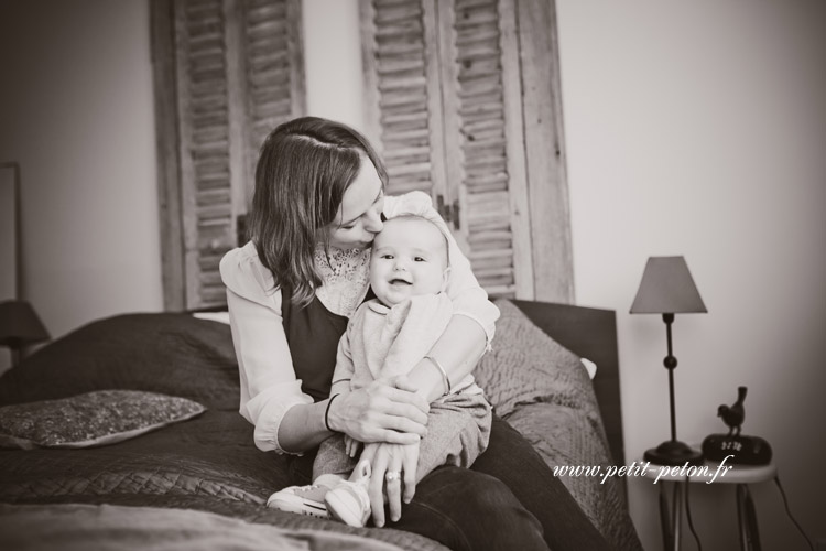 Photographe famille en intérieur Paris