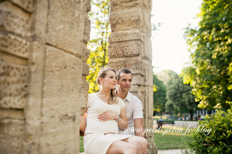 Photographe femme enceinte Paris en extérieur