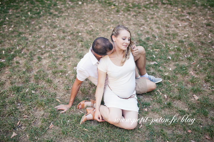 Photographe femme enceinte Paris en extérieur