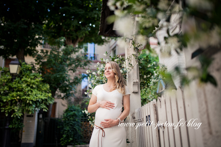 Photographe femme enceinte Paris en extérieur