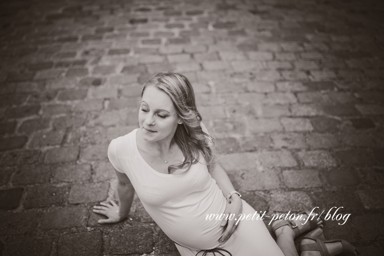 Photographe femme enceinte Paris en extérieur