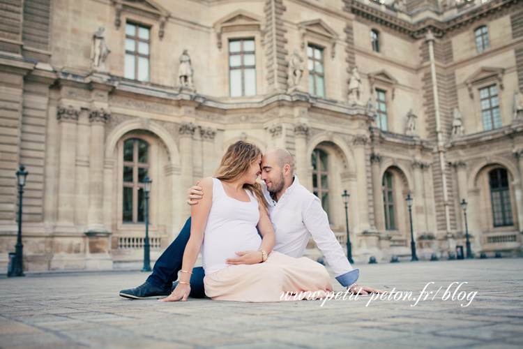 photographe femme enceinte Paris Louvre 