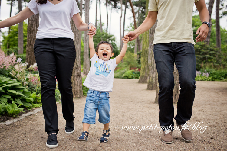 Photographe pour photo de famille Paris parc floral