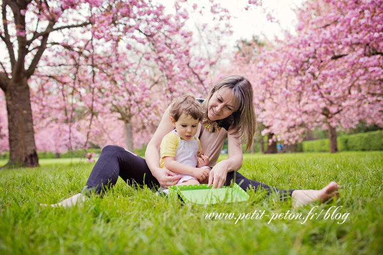 Photographe famille Sceaux - Séance photo cerisiers en fleurs