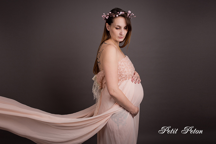 Photographe Paris studio femme enceinte