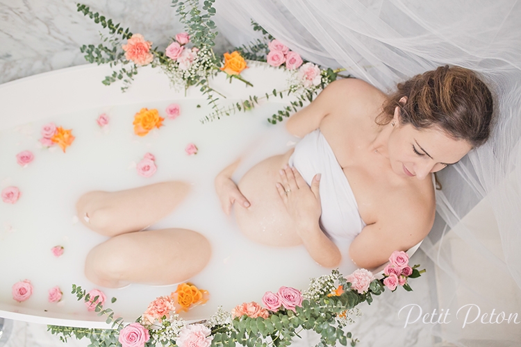 Séance photo grossesse bain de lait Paris