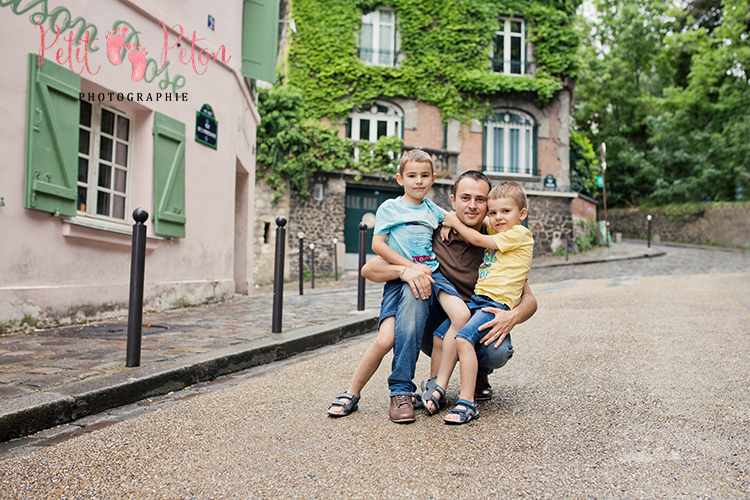 Séance photos dans les rues de Paris à Montmartre